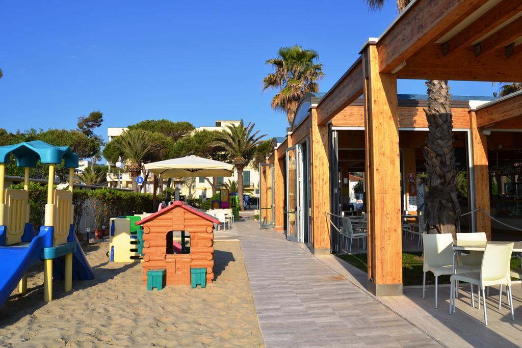 Hotel Quattropalme Tortoreto Bagian luar foto