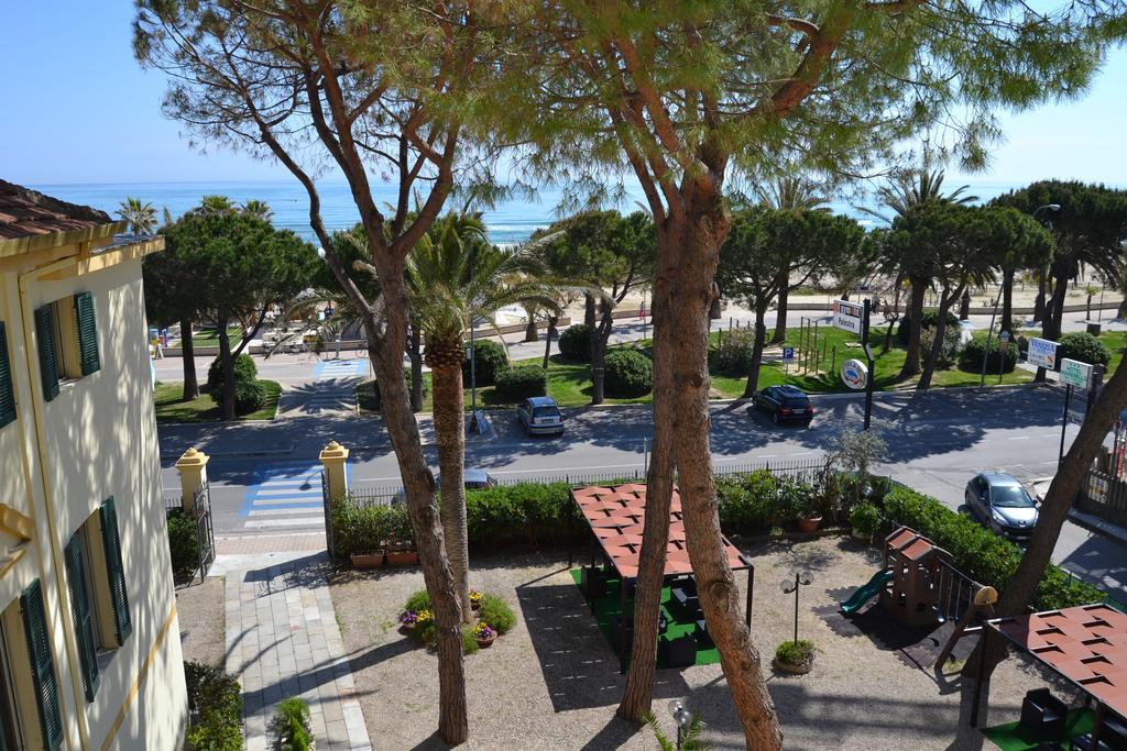 Hotel Quattropalme Tortoreto Bagian luar foto