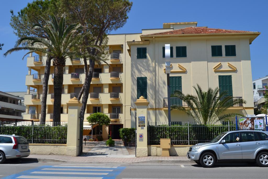Hotel Quattropalme Tortoreto Bagian luar foto