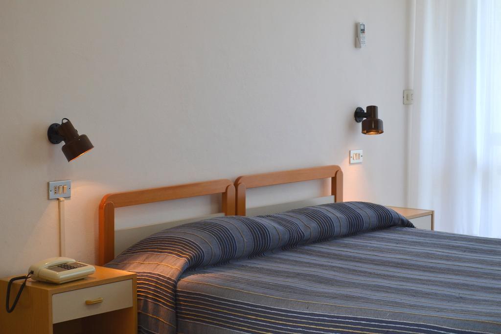 Hotel Quattropalme Tortoreto Bagian luar foto